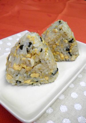 A picture of Real Nori Seaweed and Egg Rice Balls.