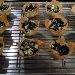 A picture of Chicken Spinich Phyllo Cups.