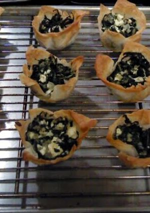A picture of Chicken Spinich Phyllo Cups.