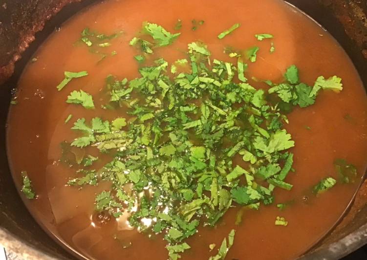 Soupe de tomates à la coriandre fraîche