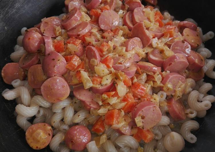 Fideos con salchicha a la crema