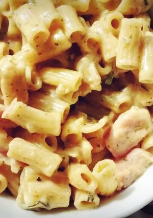 A picture of Creamy Cheese, Broccoli and Gammon Pasta.