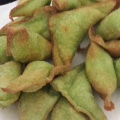 A picture of Cream cheese vegetable fried dumplings.