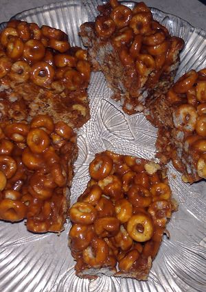 A picture of cinnamon cheerios.