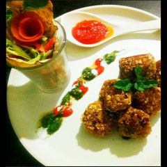 A picture of Chur chur Paneer Pakoda.