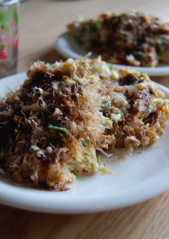 A picture of Make in a Pan! Okonomiyaki with Lots of Tempura Crumbs.
