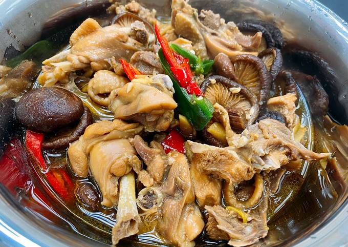 Cách Làm Món Gà hầm nấm kiểu người Hoa của Taurus Sunny - Cookpad