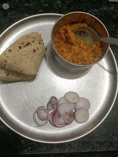आलू प्याज़ की सब्जी (Aloo pyaz ki sabzi recipe in Hindi) रेसिपी मुख्य फोटो