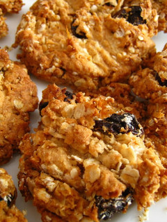 A picture of Crunchy Oatmeal Raisin Cookies.