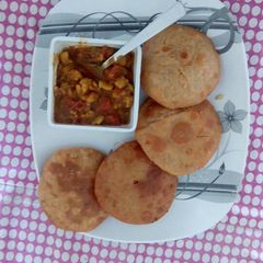 A picture of Bedmi poori.