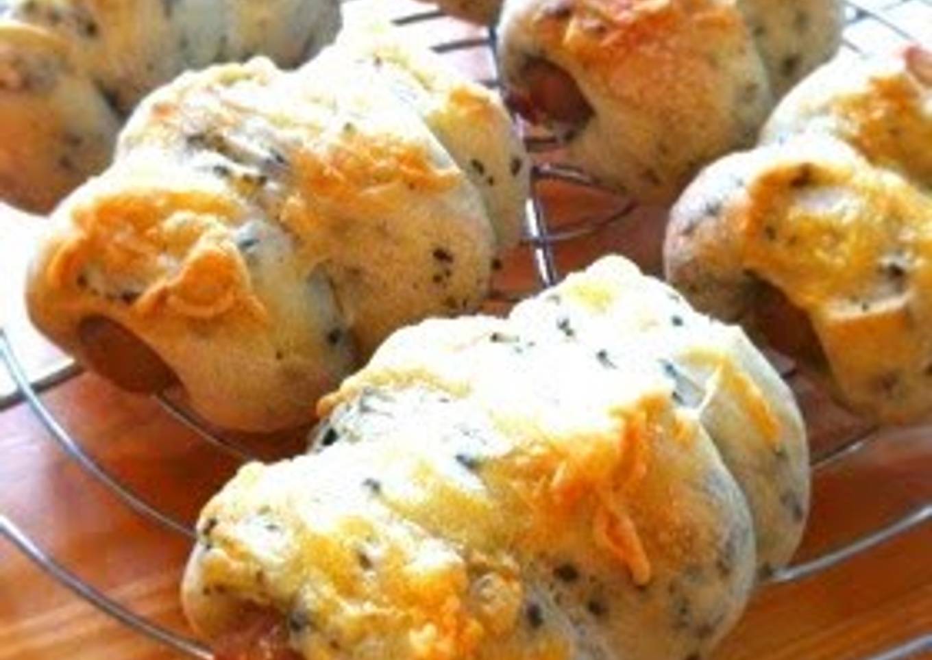 Crispy Sausage Bread With Black Sesame Seeds