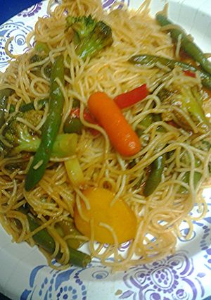 A picture of Vegetable lo mein.