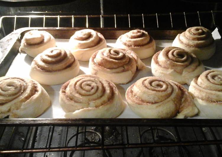 Steps to Make Any-night-of-the-week Apple Cinnamon Buns
