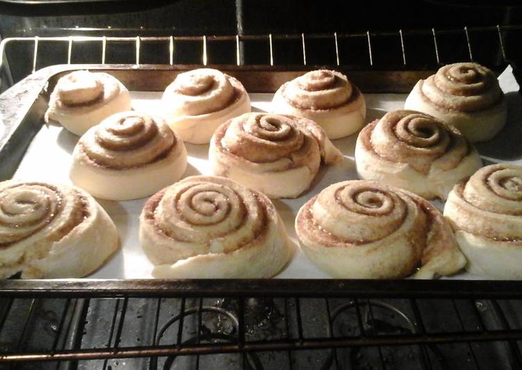 WORTH A TRY! Recipes Apple Cinnamon Buns