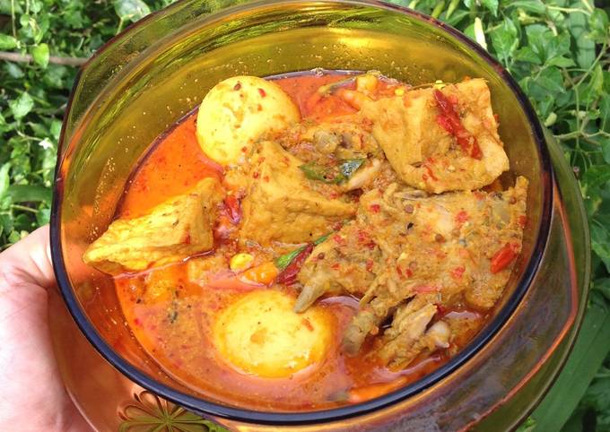 Tahu, Telur, dan Sayap Ayam Masak Santan Pedas