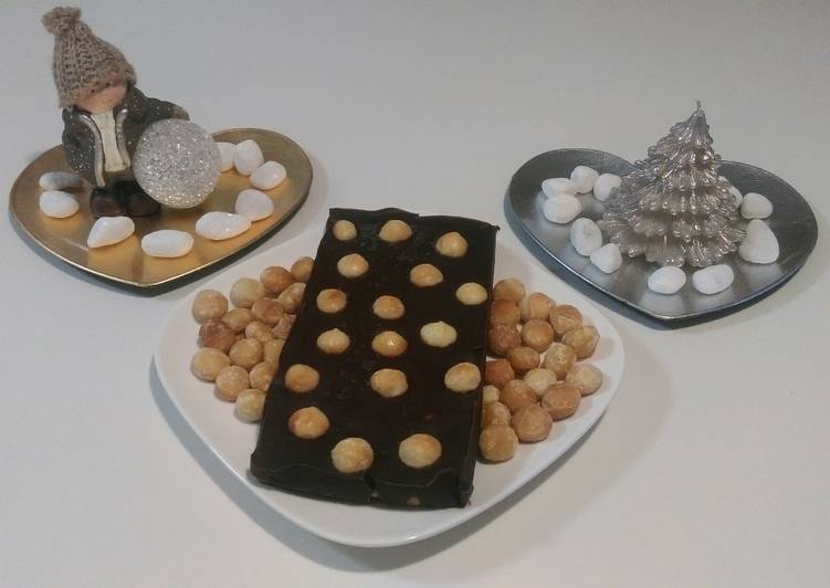 Turrón de nueces de macadamia y chocolate negro 85%