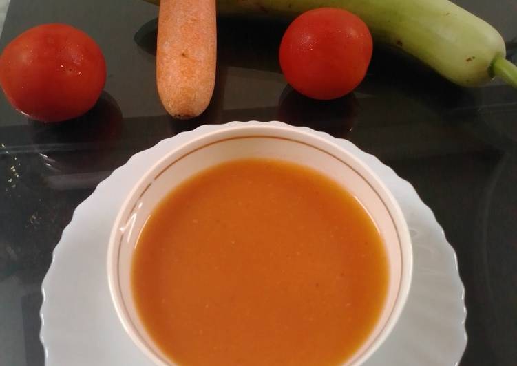 Carrot tomato and bottle gourd Soup