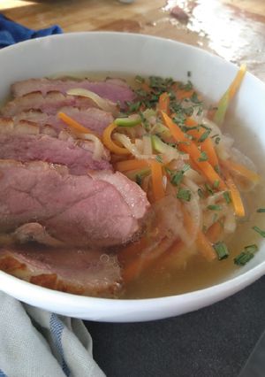 Une photo de Ramen au canard