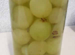 Una foto de Uvas al orujo blanco