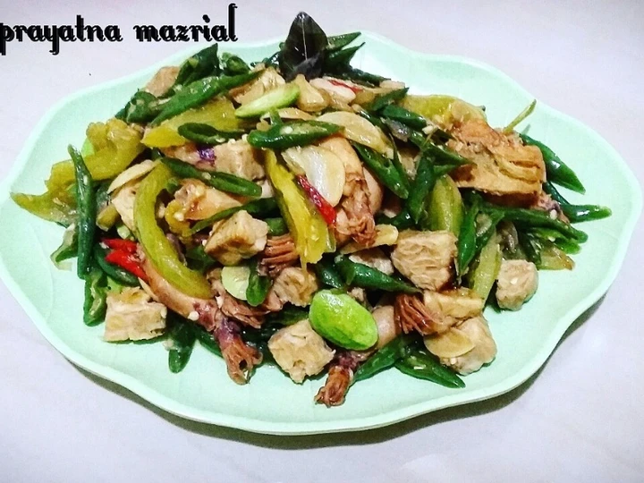 Langkah Mudah untuk Menyiapkan Resep  Tumis Cumi Asin Pete Cabe Ijo yang Enak, Enak