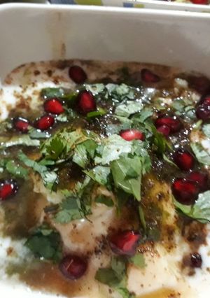 A picture of Dahi bhalla chat.