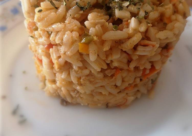 Arroz con verduras y surimi