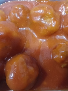 Una foto de Albóndigas con tomate