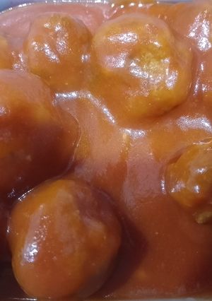 Una foto de Albóndigas con tomate