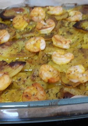 A picture of Lemony Shrimp with Potatoes and Turmeric.