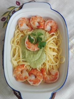 Una foto de Spaghetti con salsa de calabacín y langostinos (sin gluten)
