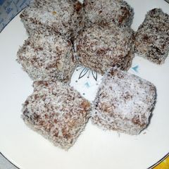 A picture of Lemingtins.