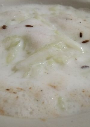 A picture of Cucumber raita.