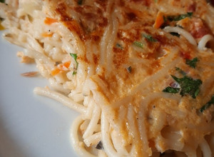 Una foto de Tortilla de tallarines fácil