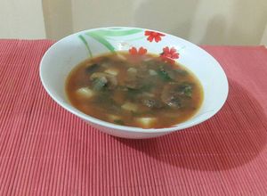 Una foto de Sopa de Espinacas con Papa y Champiñones
