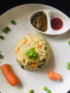 கோதுமை ரவா கிச்சடி(wheat rava kichdi recipe in tamil) செய்முறை முக்கிய புகைப்படம்