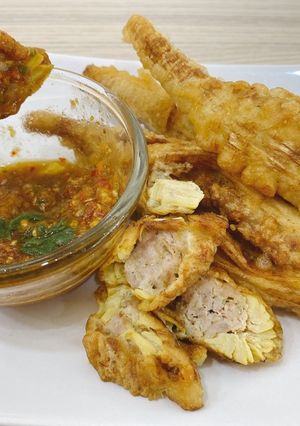 รูปของ หน่อไม้ยัดไส้หมูทอด By แม่บ้าน