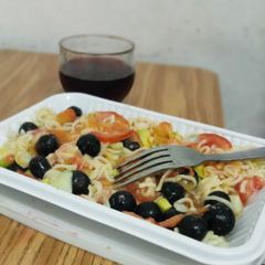 A picture of Noodles salad 🥗.