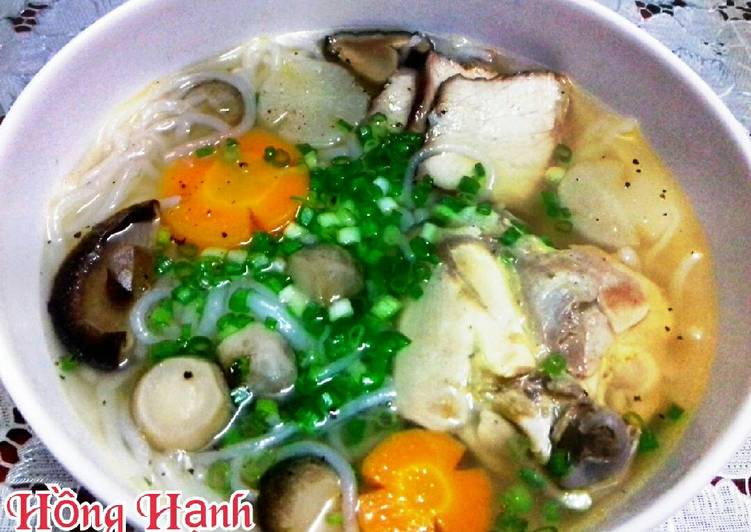 Bánh Canh Gà Nấm