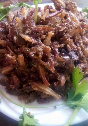Hình của món Cá cơm sốt cay.