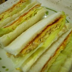 A picture of Hearty Tuna and Egg Sandwich.