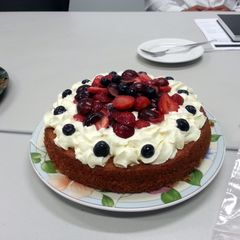 A picture of Victoria Sponge Cake.