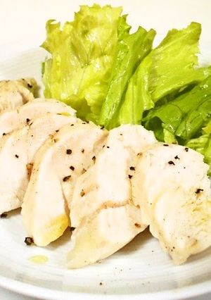 A picture of Steamed Moist Chicken in a Microwave.