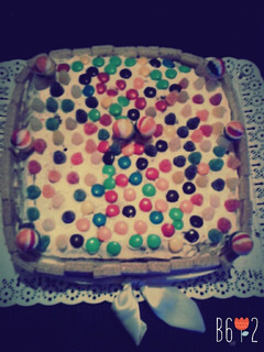 Una foto de Torta de cumpleaños fácil y rica :)