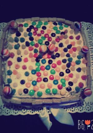 Una foto de Torta de cumpleaños fácil y rica :)