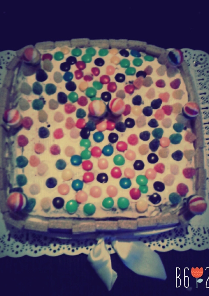 Una foto de Torta de cumpleaños fácil y rica :)