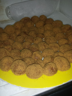 A picture of Graham Mango Balls.