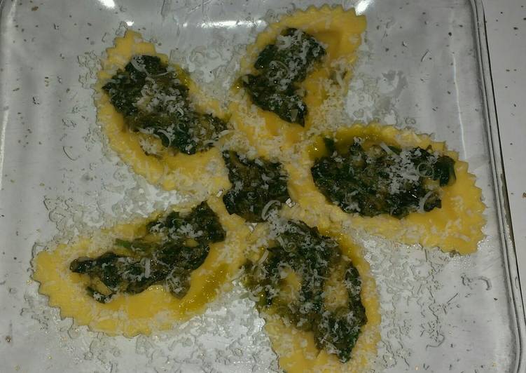 Steps to Prepare Quick Spinach Cheese Ravioli