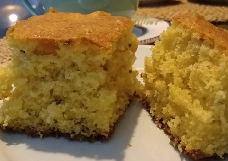 Bolo de fubá com erva doce
