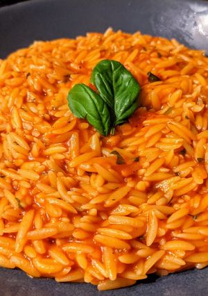 A picture of Orzo risotto al pomodoro.