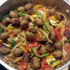 A picture of Meatballs and Peppers.